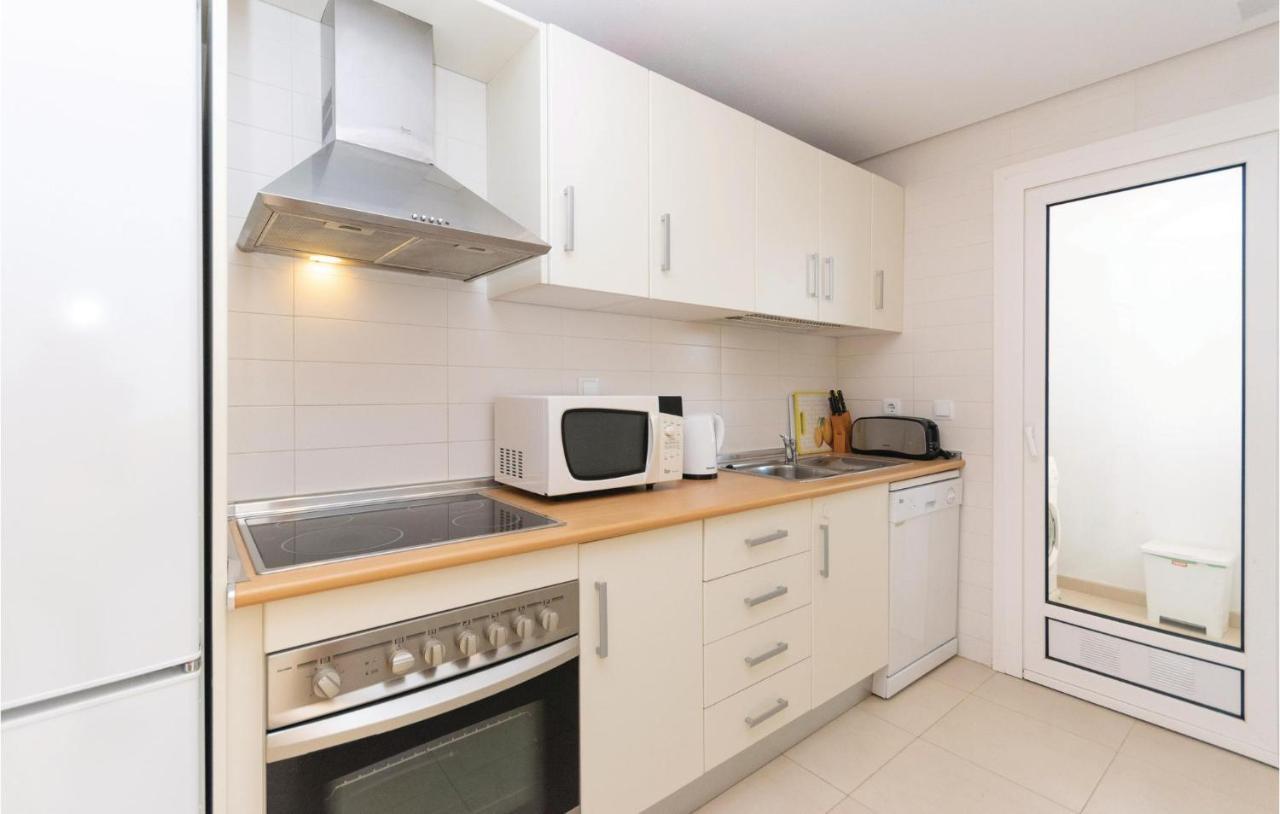 2 Bedroom Amazing Apartment In Roldan Los Tomases 外观 照片