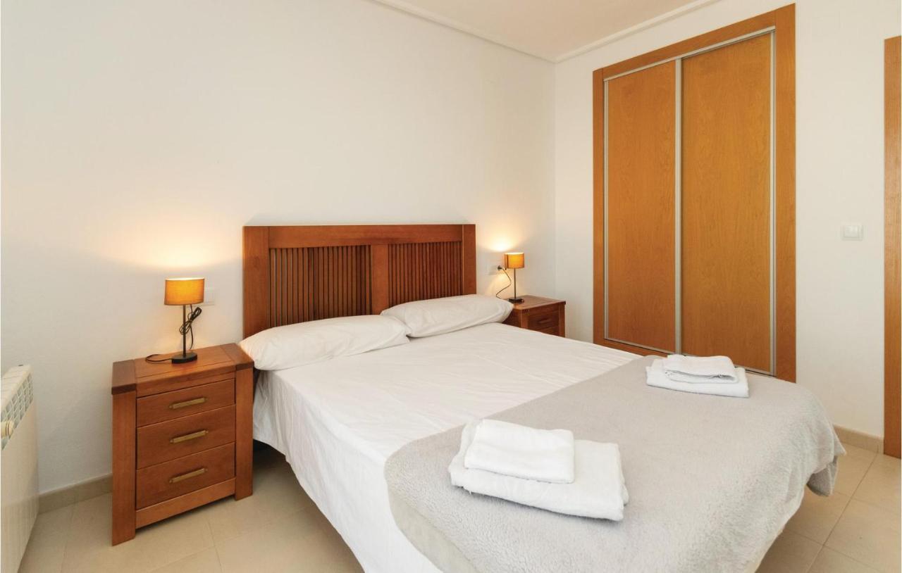 2 Bedroom Amazing Apartment In Roldan Los Tomases 外观 照片